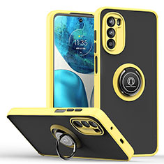 Coque Contour Silicone et Plastique Housse Etui Mat avec Magnetique Support Bague Anneau S04 pour Motorola Moto Edge (2022) 5G Jaune