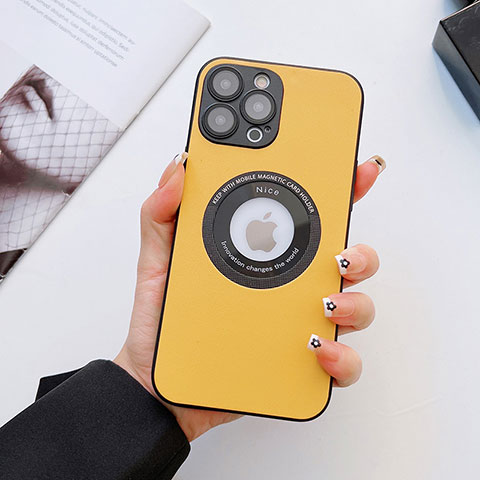 Coque Luxe Cuir Housse Etui avec Mag-Safe Magnetic Magnetique QC3 pour Apple iPhone 14 Pro Max Jaune