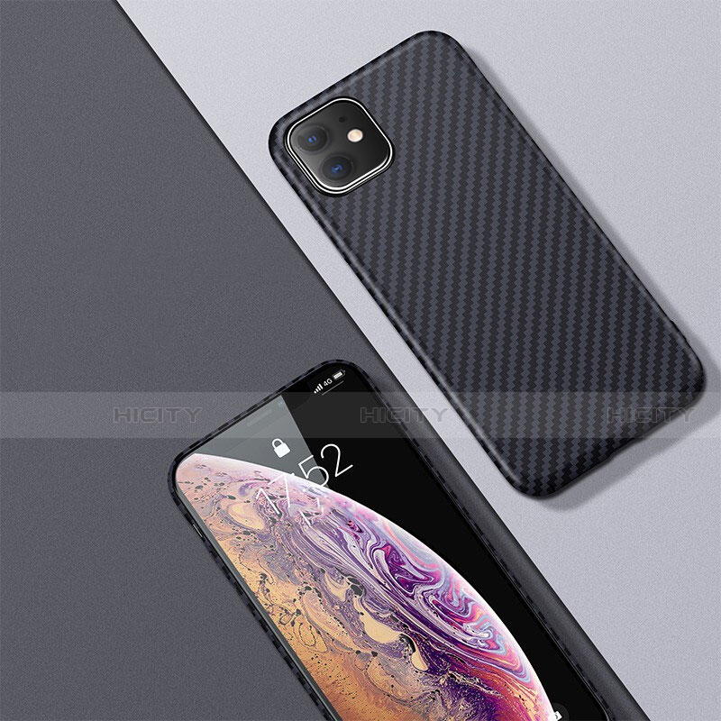 Coque Fibre de Carbone Housse Etui Luxe Serge pour Apple iPhone 11 Noir Plus