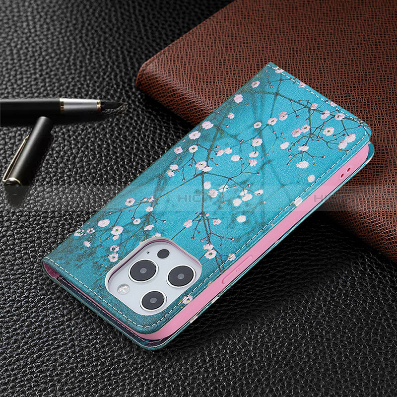 Coque Portefeuille Fleurs Livre Cuir Etui Clapet pour Apple iPhone 14 Pro Max Bleu Ciel Plus