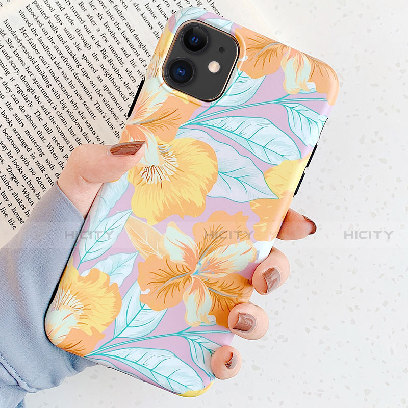 Coque Silicone Fleurs Souple Couleur Unie Etui Housse S04 pour Apple iPhone 11 Or Plus