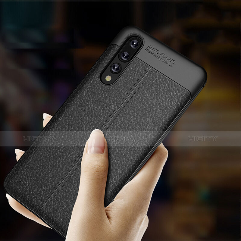 Coque Silicone Gel Motif Cuir Q01 pour Huawei P20 Pro Noir Plus